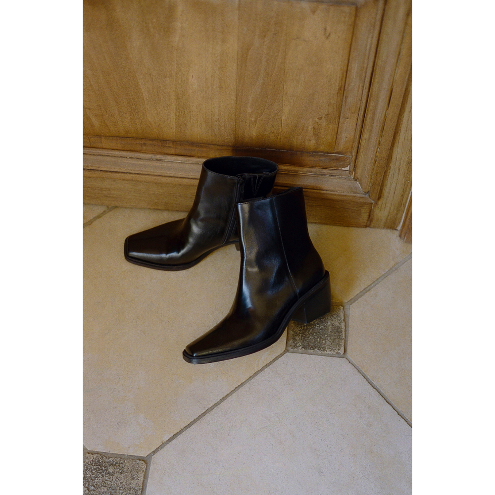 Black Nicolas ankle boot Matisse Footwear Sale