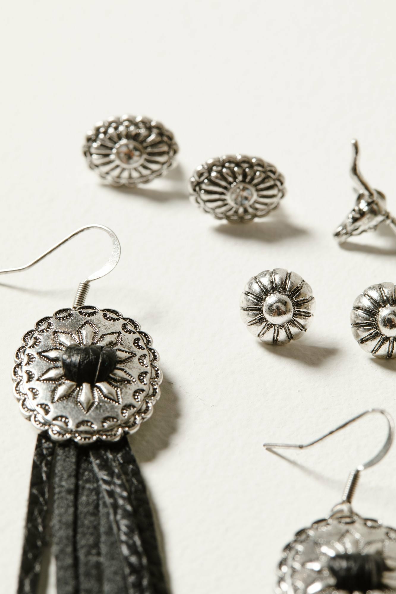 Idyllwind Decatur 5-piece Silver Concho & Tassel Earring Set
