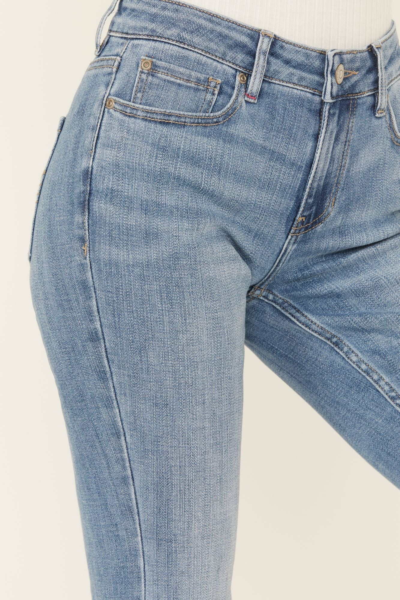 Idyllwind Atwood Light Wash Rebel Mid Rise Stretch Bootcut Jeans