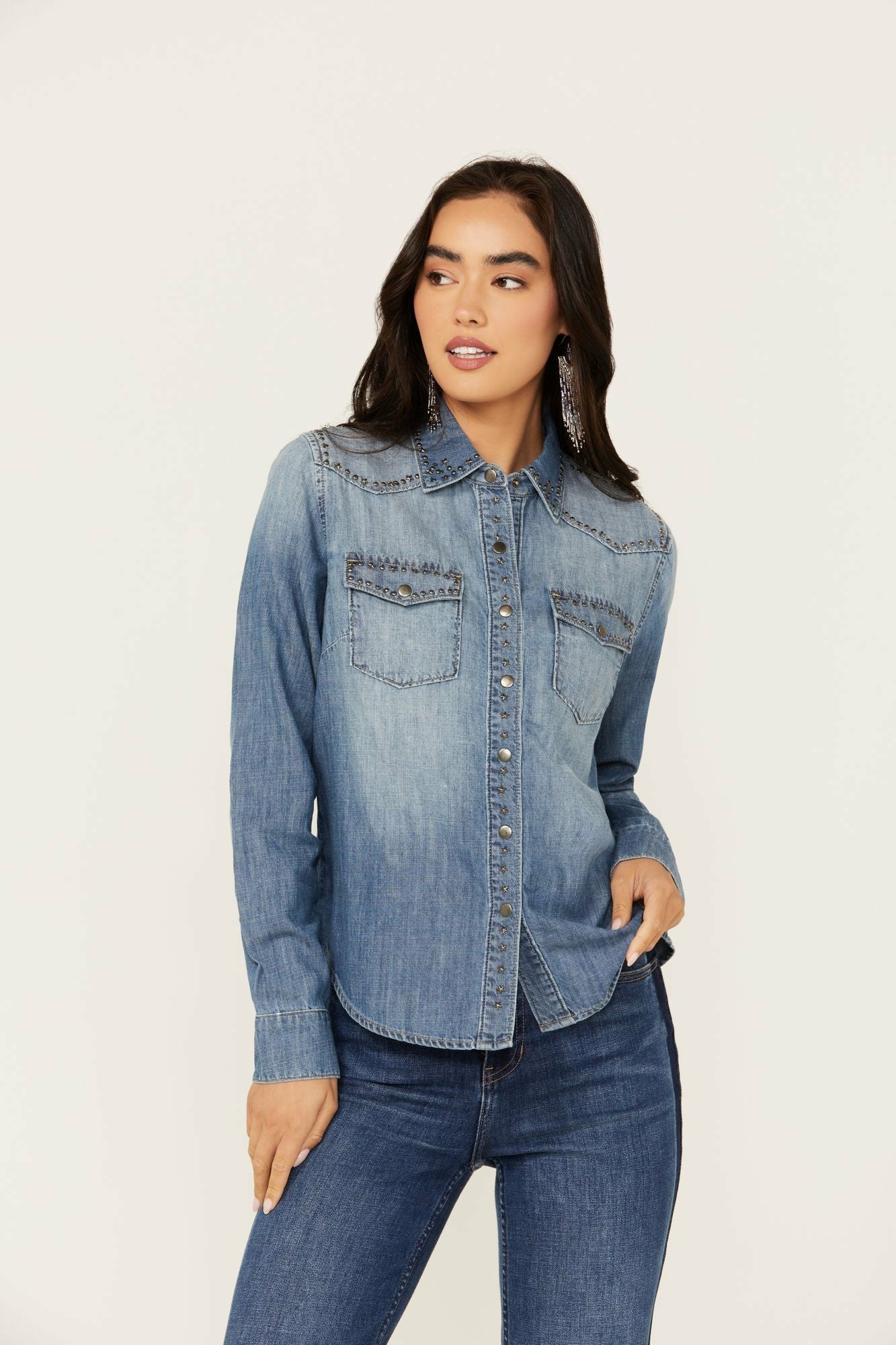Idyllwind Rigid Wayside Studded Chambray Long Sleeve Snap Western Shirt